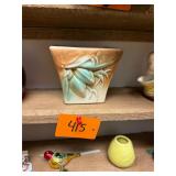 Vintage McCoy planter / no c/c