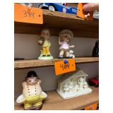 Pair of Vintage porcelain figurines / no c/c