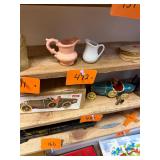 Pair of vintage creamers / no c/c