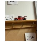 Vintage Tootsietoy Metal tow truck