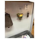 Vintage Czech bird wall planter / no C/C