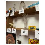 Antique late 1800s glass tulip vase / no C/C