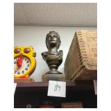 Vintage statue bust / no C/C