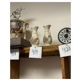 Pair of small vintage vases / no C/C