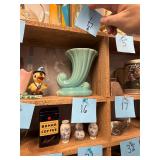 Vintage McCoy planter / no C/C