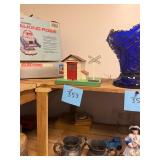 Vintage Lionel gatehouse / o scale