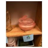 Vintage pink glass rabbit on nest / no C/C