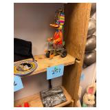 Vintage metal toy duck with key