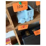 Vintage train engine planter / no C/C