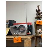 Vintage Streamliner radio / NOS original box