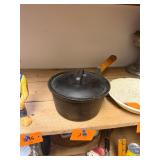 Vintage cast iron 2 quart pot with cast iron lid