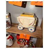 Vintage McCoy stagecoach planter / no c/c