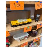 McKeesport Coal Co HO operating dump car / working