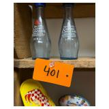 Pair of vintage glass S&P shakers / No C/C