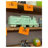 Vintage McCoy train planter / not marked