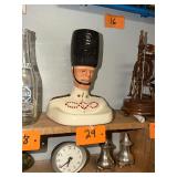 Vintage English royal guard trinket dish / no c/c