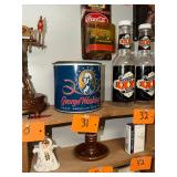 Vintage George Washington tobacco tin / with lid