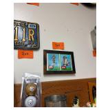 Pair of vintage 1977 Star Wars cards / frames