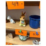 Vintage leftin rabbit figurine/ no c/c