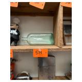 Antique Lydia Pinkhams medicine bottle/ no C/C