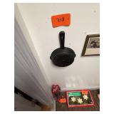 Vintage 6 inch crofton cast iron skillet