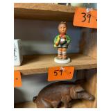 Vintage Hummel figurine / no C/C