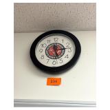 LVintage Petroleum Retailers Clock / Working