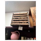 Vtg Humpty Dumpty 12 dz egg crate