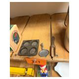 Vtg Miniature Kitchenware Set