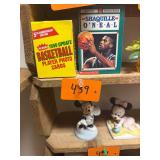 Vtg Fleer 1990 Basketball Cards & Shaq Book