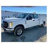 61394 2017 Ford F350 Service Truck img1