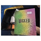 $40 WICKED: The Official Visual Companion   by Uni