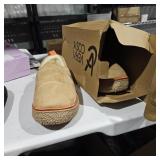 $50 Veracity womens quilted closed back slippers t