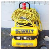 DeWalt D55154 4 Gallon 1.1HP Air Compressor