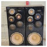 2 Vintage Speakers Studio Lab Series Model SL-110
