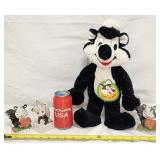 1971 Pepe Le Pew Stuffy W/ Tags & Porcelain