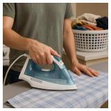 BLACK+DECKER Steam Iron: Compact