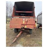 Gehl 970 Silage wagon on Gehl G1007 gear (12 Ton)