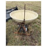 Vicon 3 Pt hitch seed/fertilizer spreader
