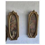 2 wall plaques