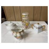 Vtg creamers sugar & shaker