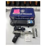 Smith & Wesson SW22 Victory 22LR