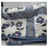 Quilt with Floral Pattern