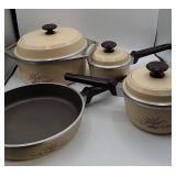 Wheat Pattern Beige Cookware Pans with Lids