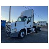 2017 Freightliner 286,560.5 miles, runs and