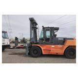 Doosan 32,000ib D160 Forklift