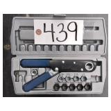 Squeeze wrench set