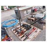 Floor Jacks - 3000 lb, 2T