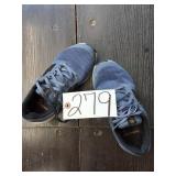 Women's size 6 running shoes