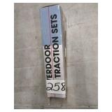 Overdoor traction set
